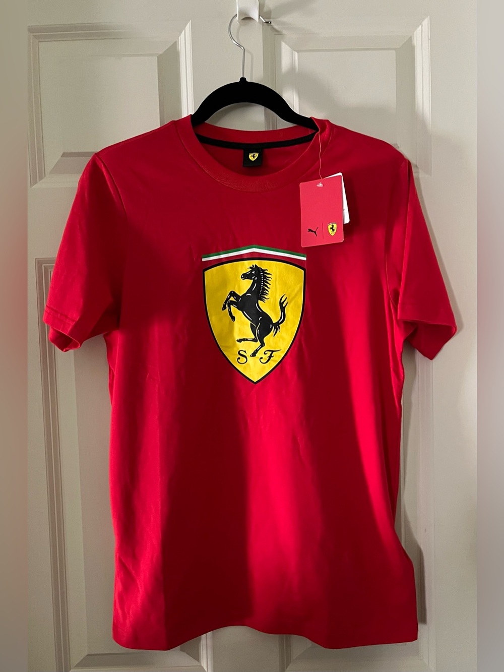 NWT Men’s PUMA F1 Ferrari Red Shield Crewneck T-Shirt car enthusiasts Small